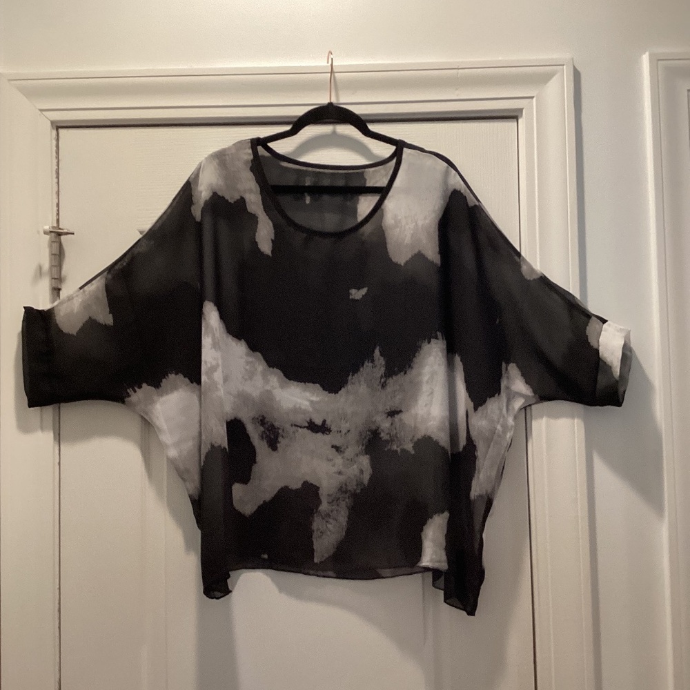 BATWING CHIFFON TOP